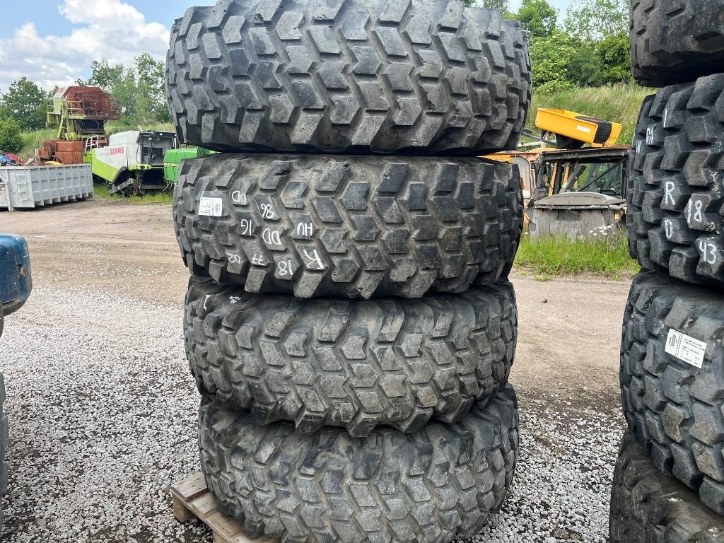 Nokian Industrial 18,4 B 30 Huddig 860 D - Комплект колела: снимка 1 Nokian Industrial 18,4 B 30 Huddig 860 D - Комплект колела: снимка 1