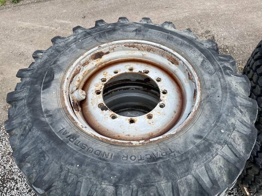 Nokian Industrial 18,4 B 30 Huddig 860 D - Комплект колела: снимка 3 Nokian Industrial 18,4 B 30 Huddig 860 D - Комплект колела: снимка 3