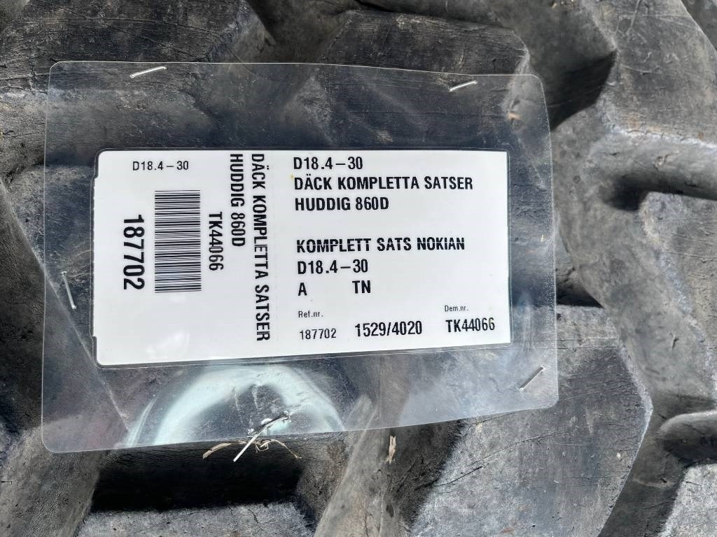 Nokian Industrial 18,4 B 30 Huddig 860 D - Комплект колела: снимка 2 Nokian Industrial 18,4 B 30 Huddig 860 D - Комплект колела: снимка 2