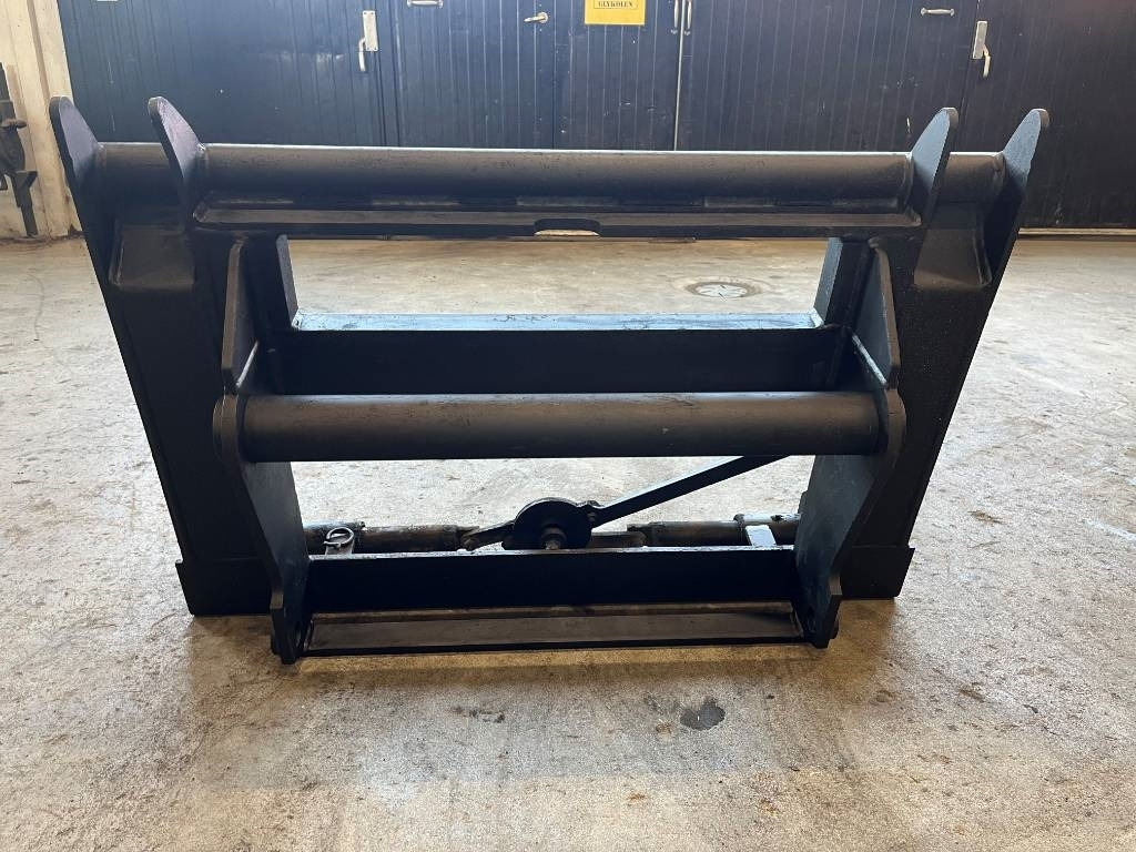 Adapter Manitou till Volvo Stora Bm - Прикачен инвентар за Строителна техника: снимка 3 Adapter Manitou till Volvo Stora Bm - Прикачен инвентар за Строителна техника: снимка 3