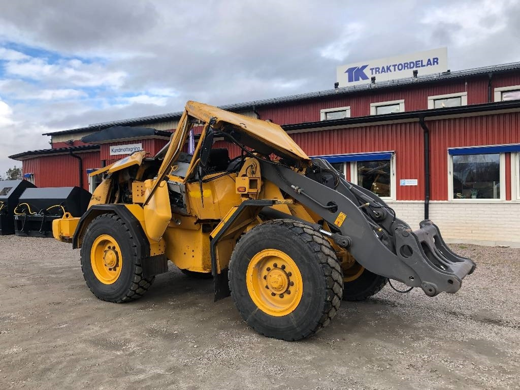 Volvo L 70 D Dismantled: only spare parts - Колесен товарач: снимка 1 Volvo L 70 D Dismantled: only spare parts - Колесен товарач: снимка 1