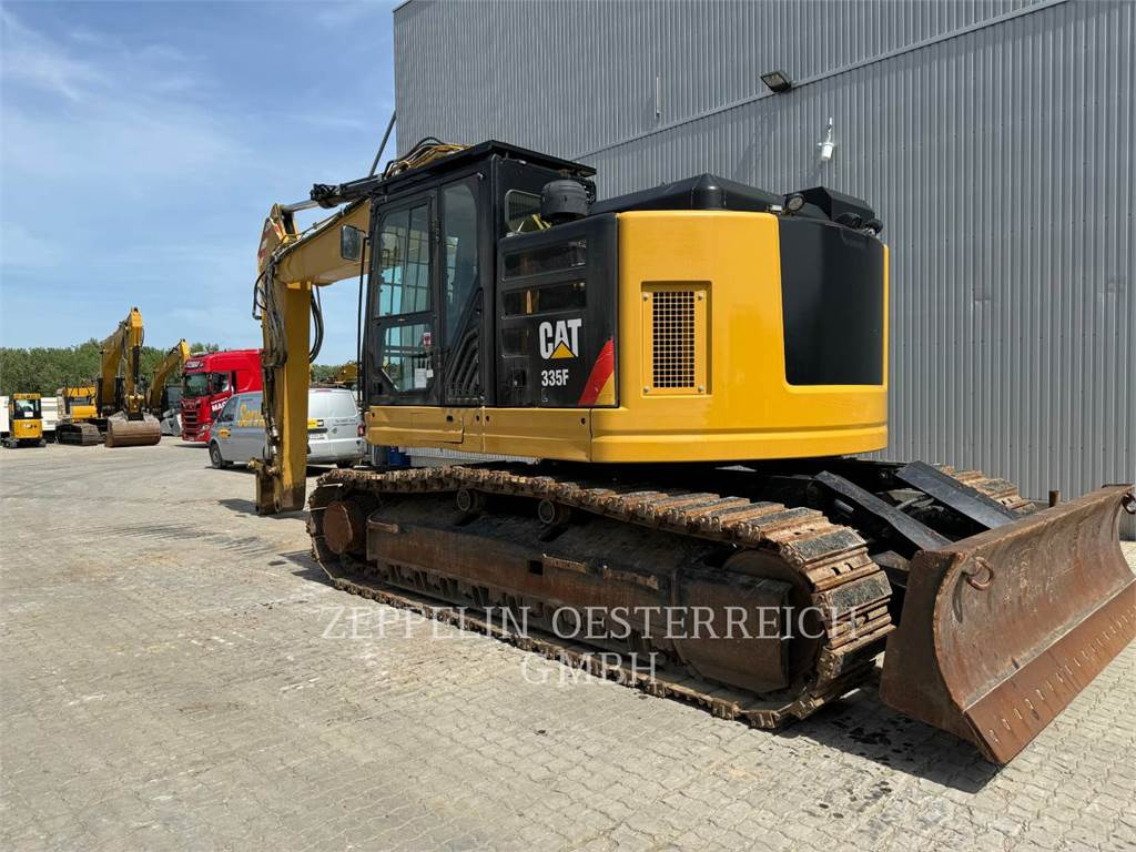 CAT 335FLCR - Верижен багер: снимка 4 CAT 335FLCR - Верижен багер: снимка 4