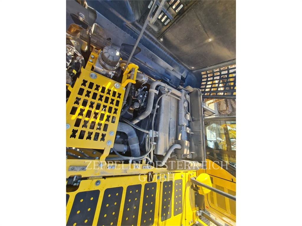 Верижен багер Komatsu PC210LC-11EQ: снимка 14