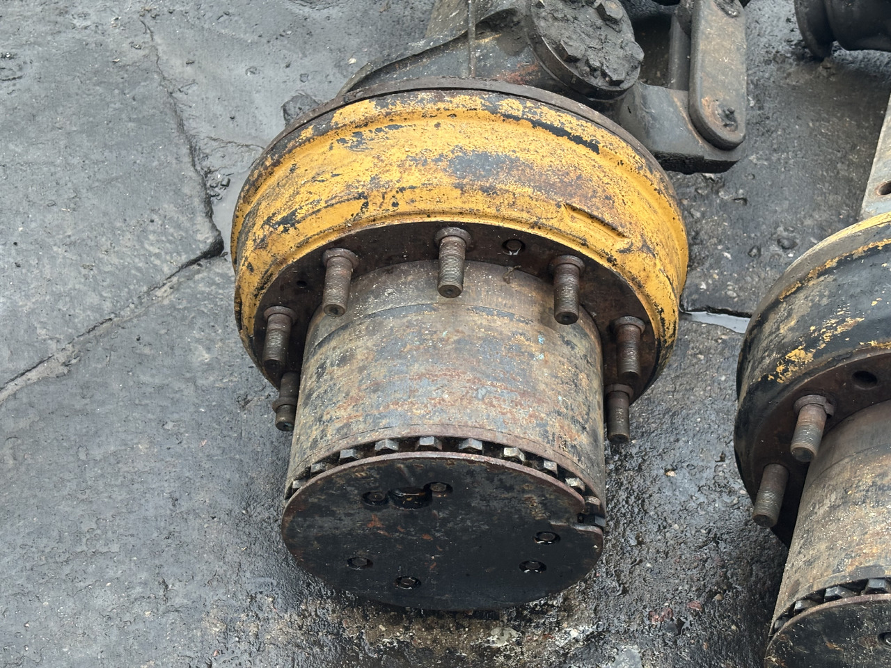 Atlas 1604 KZW Oś Przednia Most Przedni Zwolnica Zwrotnica Obudowa Pochwa Siłowniki CZĘŚCI - Шенкел за Селскостопанска техника: снимка 5 Atlas 1604 KZW Oś Przednia Most Przedni Zwolnica Zwrotnica Obudowa Pochwa Siłowniki CZĘŚCI - Шенкел за Селскостопанска техника: снимка 5