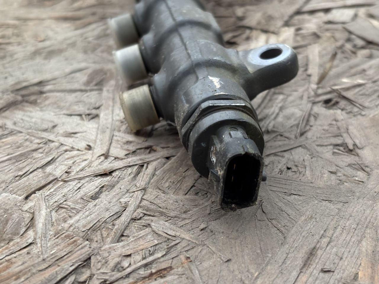 BOSCH 0445226137 Rura Rozdzielacza - Инжектор за Камион: снимка 4 BOSCH 0445226137 Rura Rozdzielacza - Инжектор за Камион: снимка 4