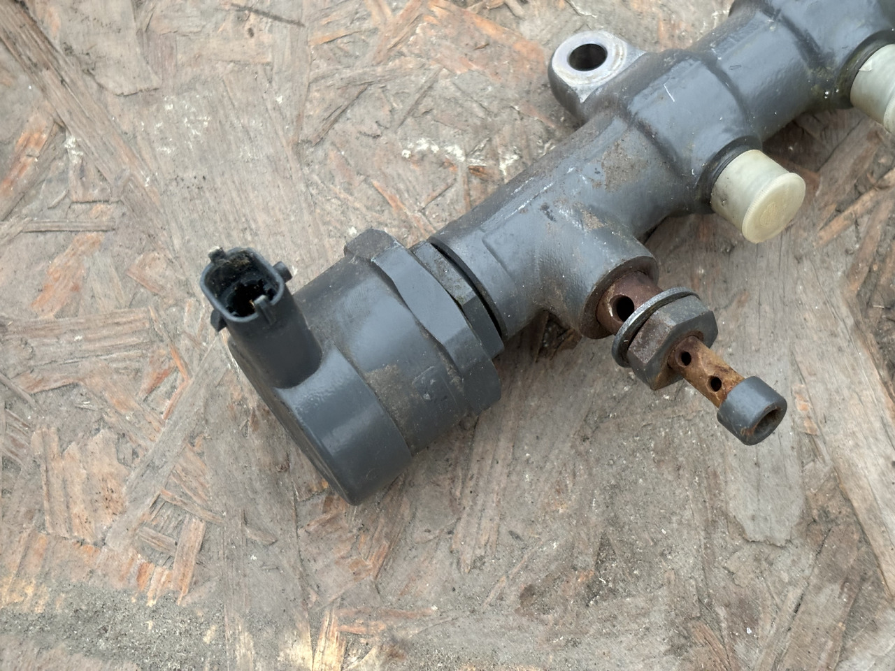 BOSCH 0445226137 Rura Rozdzielacza - Инжектор за Камион: снимка 2 BOSCH 0445226137 Rura Rozdzielacza - Инжектор за Камион: снимка 2