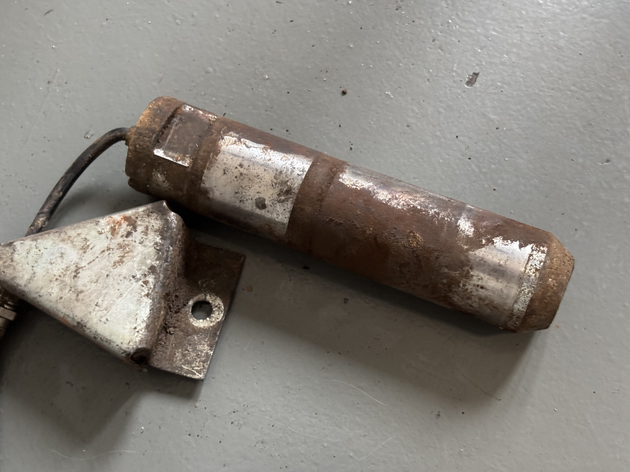 Bosch Rexroth 40KN Oryginalny sworzeń pomiarowy / czujnik siły wtyczka 3 piny R917000159 - Сензор за Селскостопанска техника: снимка 2 Bosch Rexroth 40KN Oryginalny sworzeń pomiarowy / czujnik siły wtyczka 3 piny R917000159 - Сензор за Селскостопанска техника: снимка 2