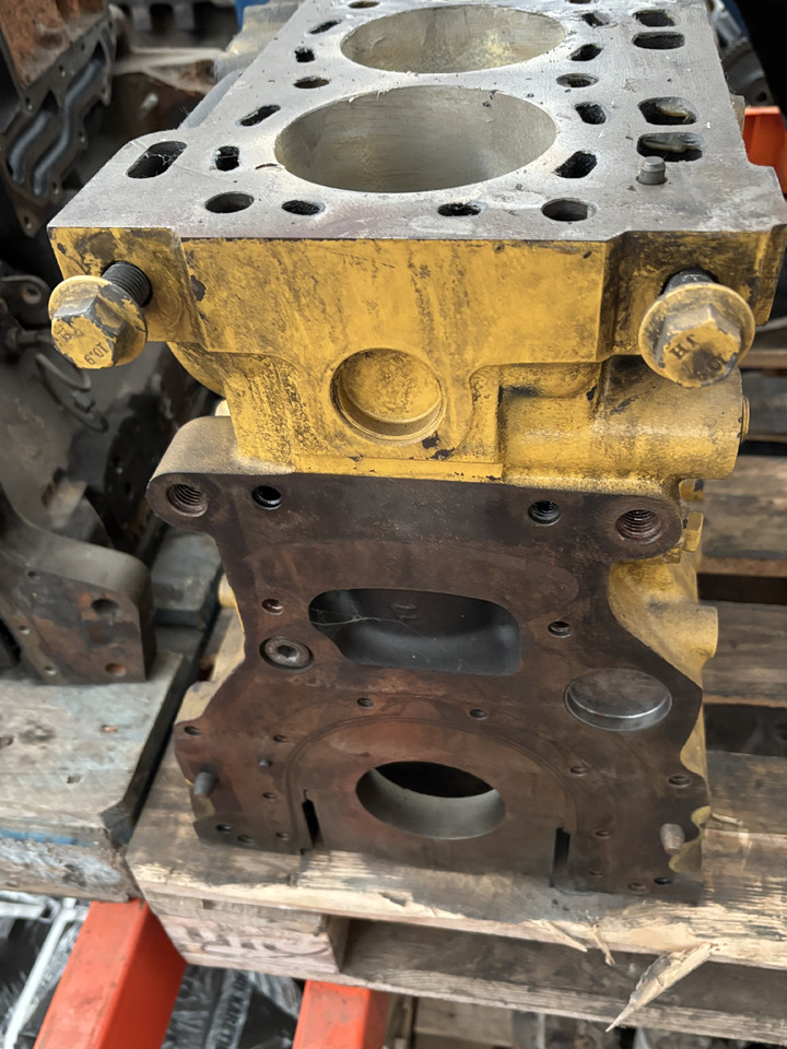 CAT C6.6 666-3106953 Blok Silnika CZĘŚCI - Цилиндров блок за Селскостопанска техника: снимка 5 CAT C6.6 666-3106953 Blok Silnika CZĘŚCI - Цилиндров блок за Селскостопанска техника: снимка 5