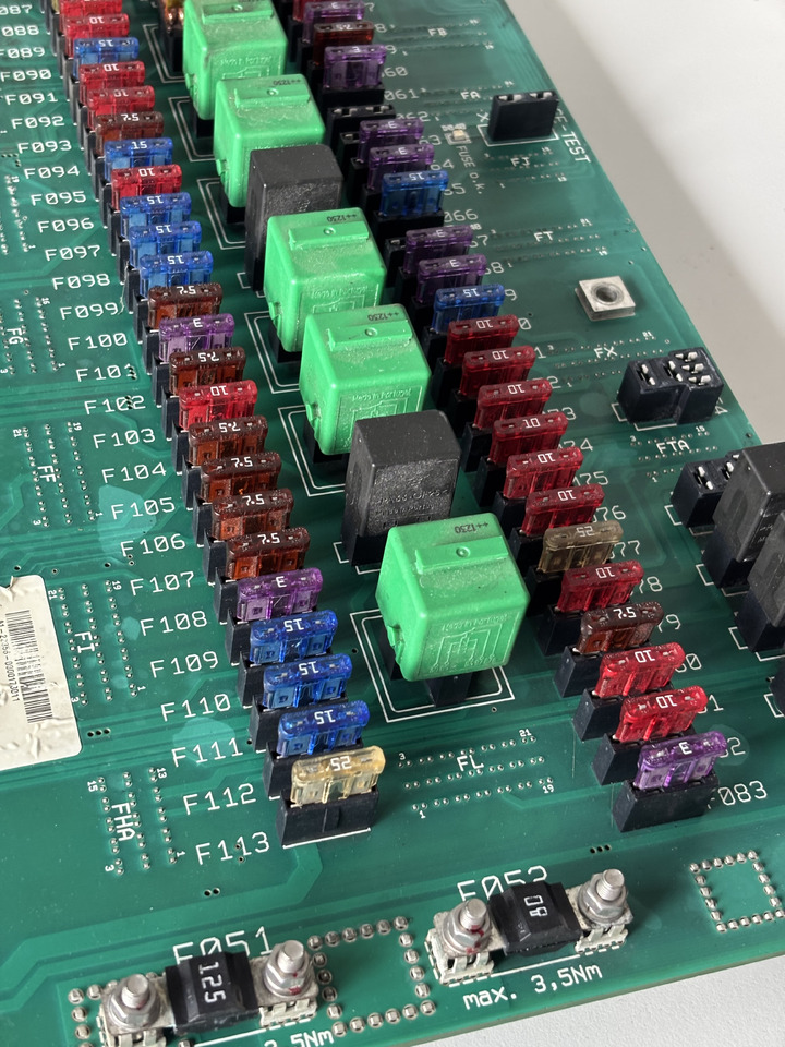 CLAAS 0000173011 Centrala Elektryczna Zentralelektrik - Блок за управление за Селскостопанска техника: снимка 3 CLAAS 0000173011 Centrala Elektryczna Zentralelektrik - Блок за управление за Селскостопанска техника: снимка 3