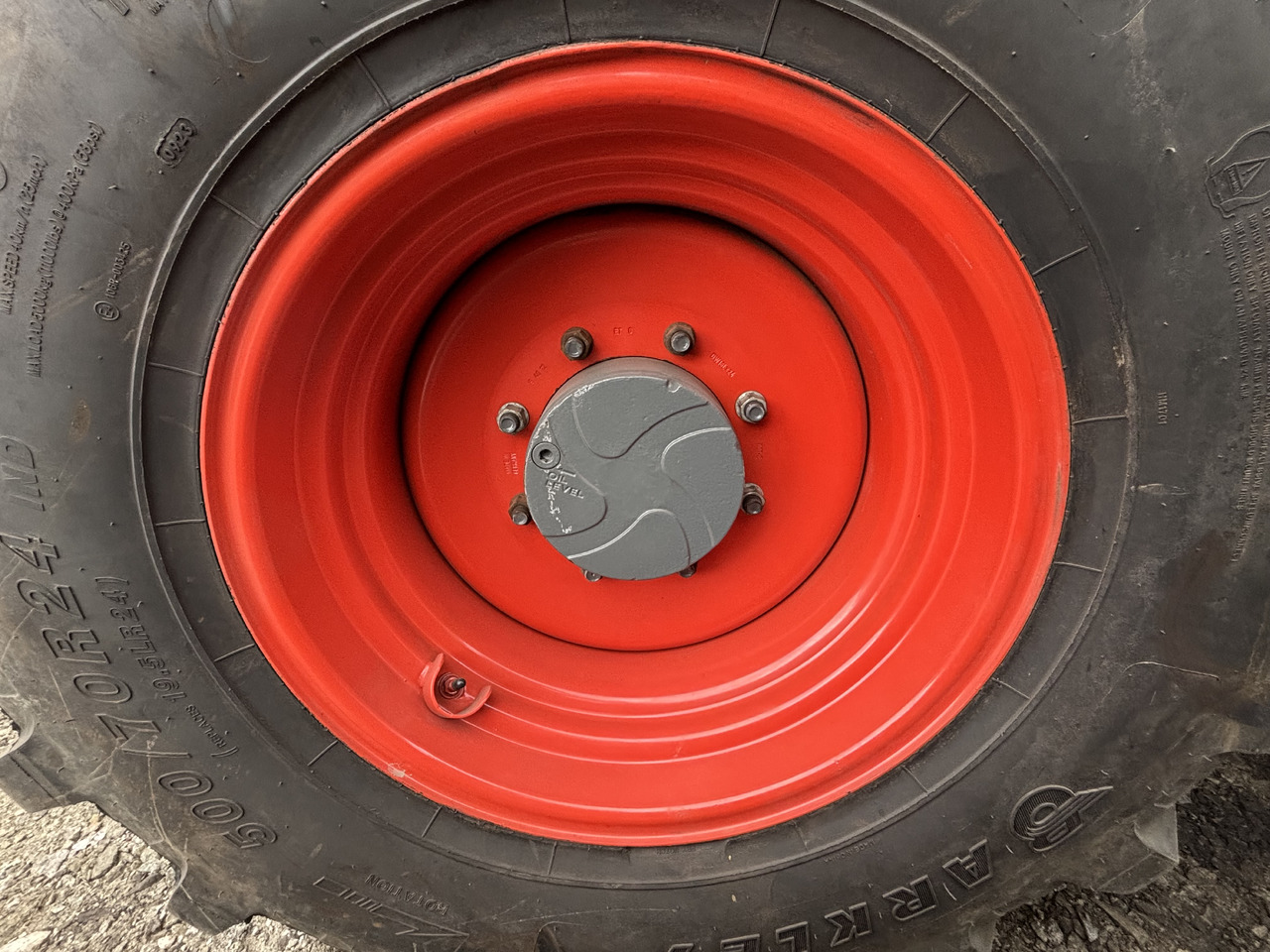 CLAAS Scorpion FELGA DW16Lx24 DW 16 L x 24 16x24 8 szpilek - Джанта за Селскостопанска техника: снимка 2 CLAAS Scorpion FELGA DW16Lx24 DW 16 L x 24 16x24 8 szpilek - Джанта за Селскостопанска техника: снимка 2