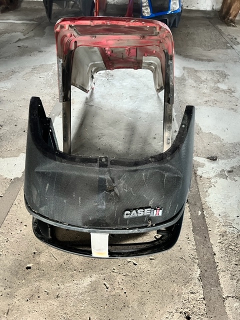 Case Farmall Pokrywa Maska silnika 84472108 - Капо за Трактор: снимка 1 Case Farmall Pokrywa Maska silnika 84472108 - Капо за Трактор: снимка 1