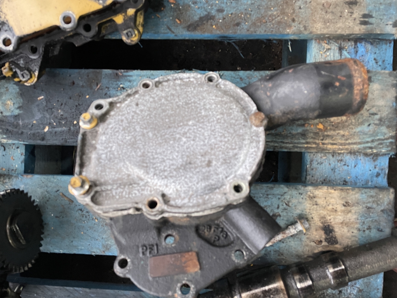 Caterpillar Cat Perkins 1106D C6.6 - pompa wody - Помпа за охлаждаща течност за Строителна техника: снимка 2 Caterpillar Cat Perkins 1106D C6.6 - pompa wody - Помпа за охлаждаща течност за Строителна техника: снимка 2