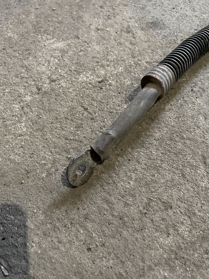 Claas Arion 550-520 650-620 - kabel przewód eletryczny alternator - rozrusznik 0021505462 - Кабели/ Жици за Трактор: снимка 3 Claas Arion 550-520 650-620 - kabel przewód eletryczny alternator - rozrusznik 0021505462 - Кабели/ Жици за Трактор: снимка 3