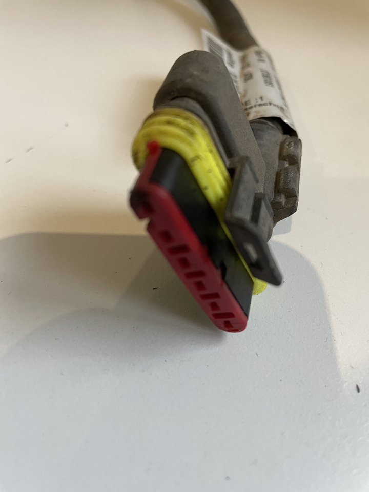 Claas Arion 550-520 650-620 - kabel wiązka elektryczna 0021581051 - Кабели/ Жици за Трактор: снимка 2 Claas Arion 550-520 650-620 - kabel wiązka elektryczna 0021581051 - Кабели/ Жици за Трактор: снимка 2