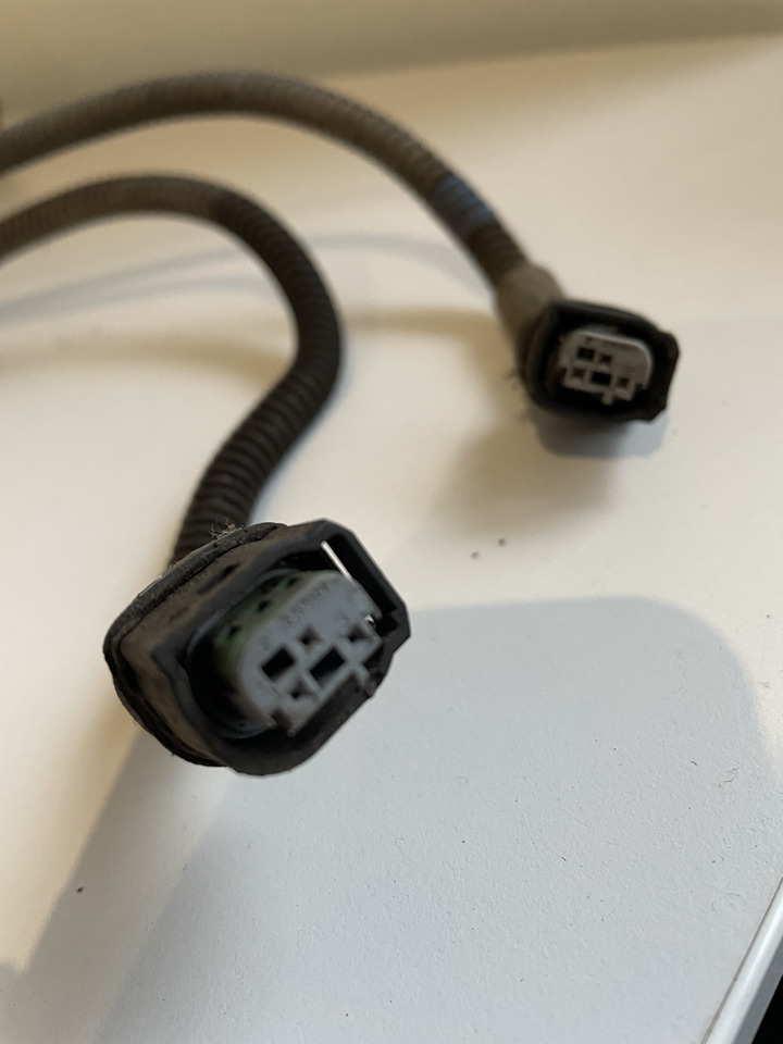 Claas Arion 550-520 650-620 - kabel wiązka elektryczna 0021581051 - Кабели/ Жици за Трактор: снимка 3 Claas Arion 550-520 650-620 - kabel wiązka elektryczna 0021581051 - Кабели/ Жици за Трактор: снимка 3