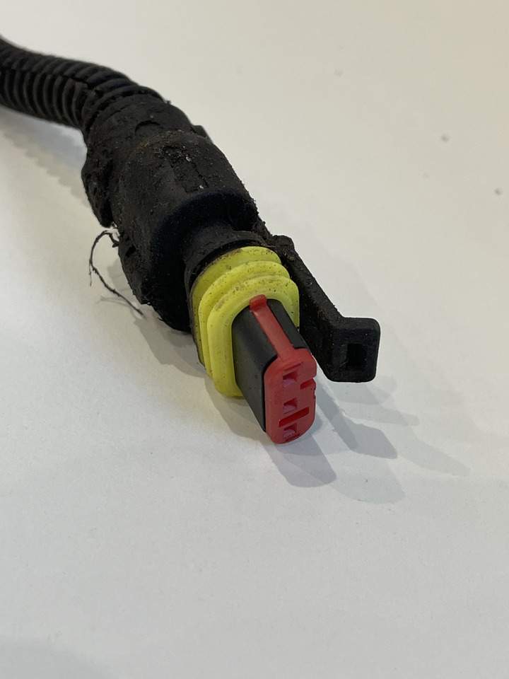 Claas Arion 550-520 650-620 - kabel wiązka elektryczna 0021581981 0021581982 - Кабели/ Жици за Трактор: снимка 3 Claas Arion 550-520 650-620 - kabel wiązka elektryczna 0021581981 0021581982 - Кабели/ Жици за Трактор: снимка 3
