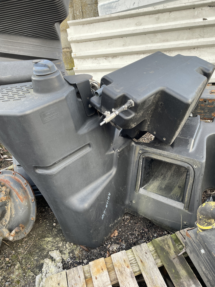 Claas Arion 610 620 630 640 650 - zbiornik paliwa bak 0021983240 - Резервоар за гориво за Трактор: снимка 1 Claas Arion 610 620 630 640 650 - zbiornik paliwa bak 0021983240 - Резервоар за гориво за Трактор: снимка 1