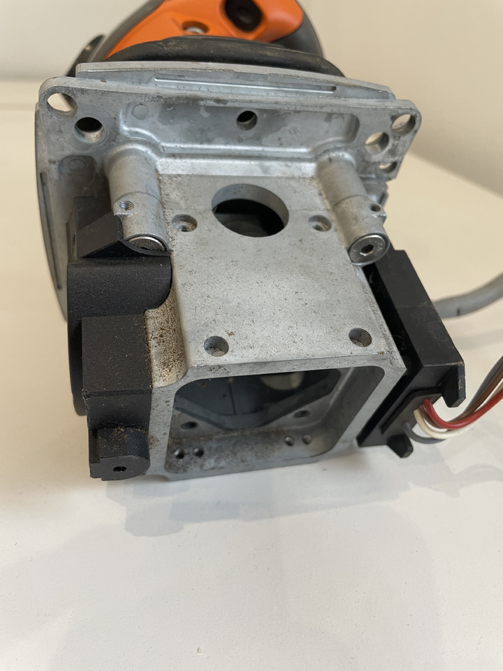 Claas Arion - joystick sterowanie 0011467450 - Кабина и интериор за Селскостопанска техника: снимка 3 Claas Arion - joystick sterowanie 0011467450 - Кабина и интериор за Селскостопанска техника: снимка 3