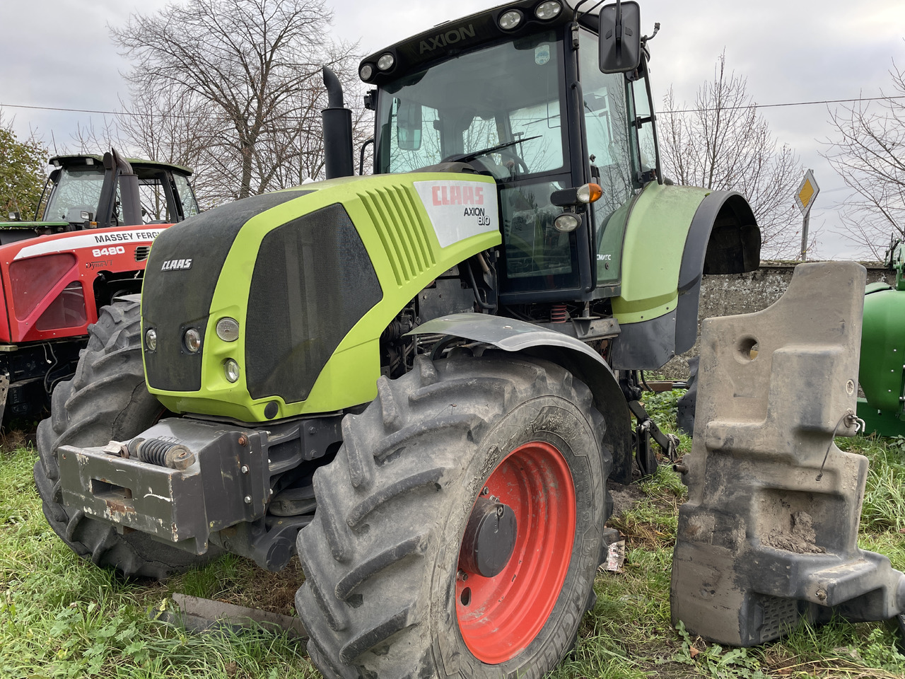Claas Axion 810 - części - tłumik wydech - Заглушител за Трактор: снимка 2 Claas Axion 810 - części - tłumik wydech - Заглушител за Трактор: снимка 2