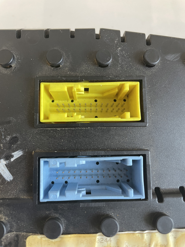 Claas Axion 850 - zegary licznik tablica przyrządów 0011172311 11172311 - Табло за Селскостопанска техника: снимка 5 Claas Axion 850 - zegary licznik tablica przyrządów 0011172311 11172311 - Табло за Селскостопанска техника: снимка 5