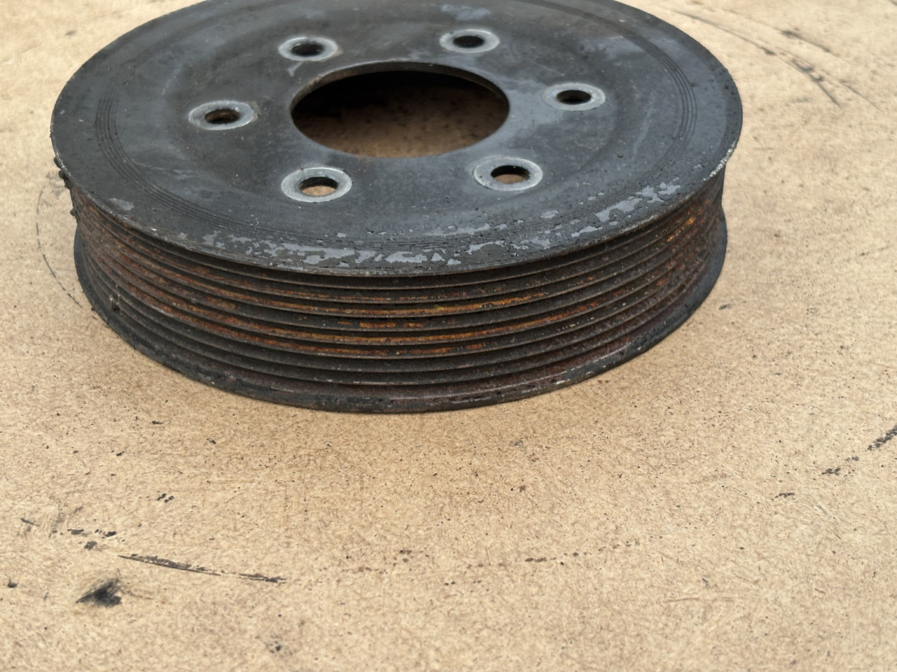 Claas LEXION 780 Koło Pasowe Silnika 9 pasków - Ремък за Зърнокомбайн: снимка 2 Claas LEXION 780 Koło Pasowe Silnika 9 pasków - Ремък за Зърнокомбайн: снимка 2