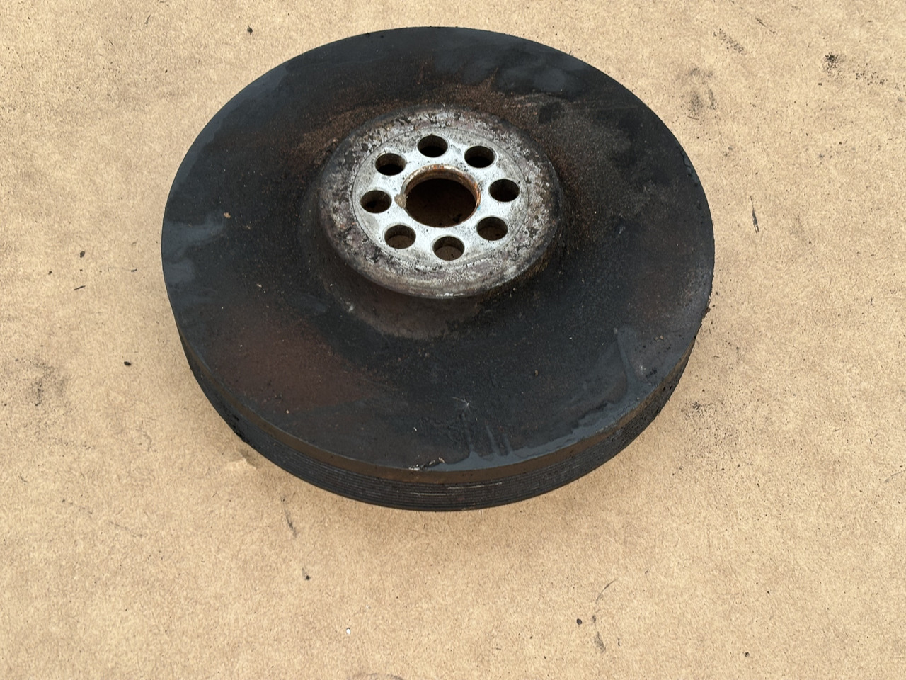 Claas LEXION 780 Koło Pasowe Silnika 9 pasków - Ремък за Зърнокомбайн: снимка 1 Claas LEXION 780 Koło Pasowe Silnika 9 pasków - Ремък за Зърнокомбайн: снимка 1