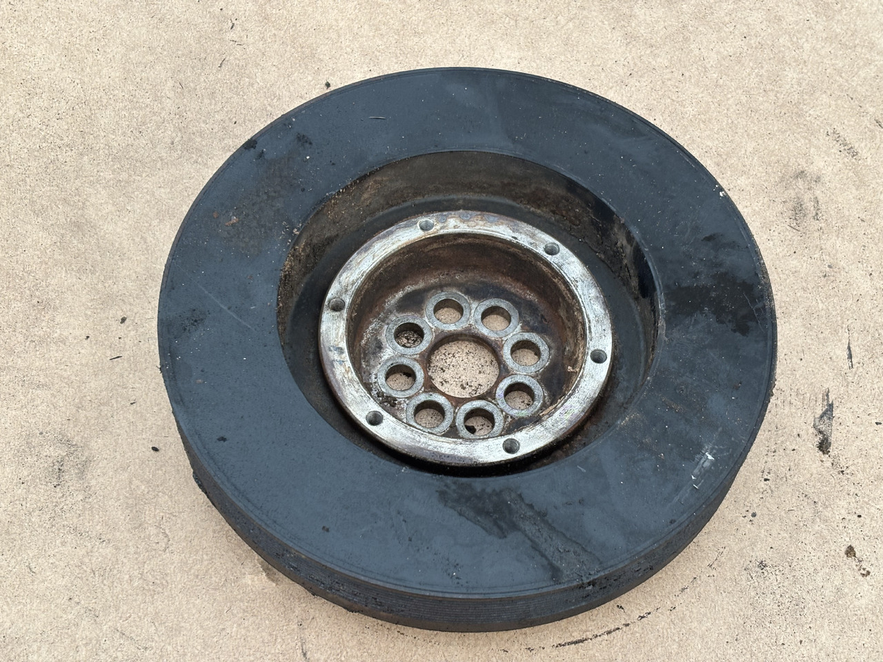 Claas LEXION 780 Koło Pasowe Silnika 9 pasków - Ремък за Зърнокомбайн: снимка 3 Claas LEXION 780 Koło Pasowe Silnika 9 pasków - Ремък за Зърнокомбайн: снимка 3