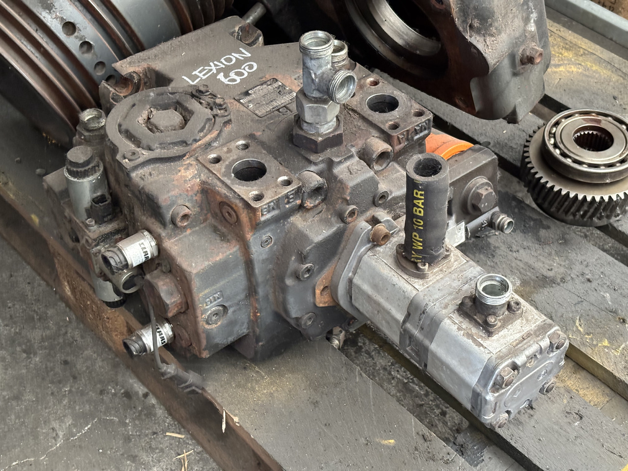 Claas Lexion 600 Pompa Hydrauliczna Hydrostat 0007719121 00 0771 912 1 - Хидравлична помпа за Селскостопанска техника: снимка 1 Claas Lexion 600 Pompa Hydrauliczna Hydrostat 0007719121 00 0771 912 1 - Хидравлична помпа за Селскостопанска техника: снимка 1