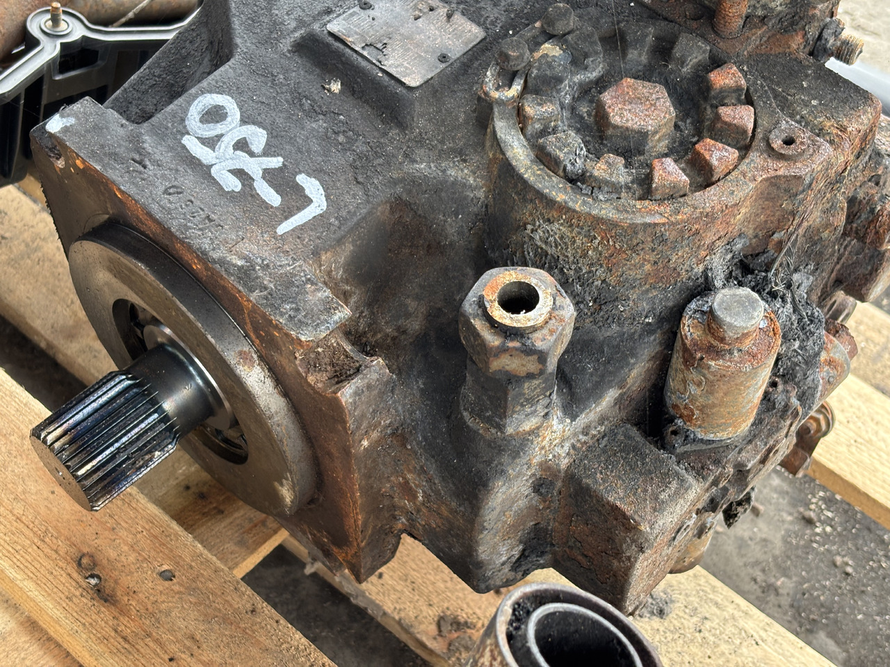 Claas Lexion 620 630 650 660 670 750 760 Pompa Hydrauliczna Hydrostat 0018024651 CZĘŚCI - Хидравлична помпа за Селскостопанска техника: снимка 2 Claas Lexion 620 630 650 660 670 750 760 Pompa Hydrauliczna Hydrostat 0018024651 CZĘŚCI - Хидравлична помпа за Селскостопанска техника: снимка 2