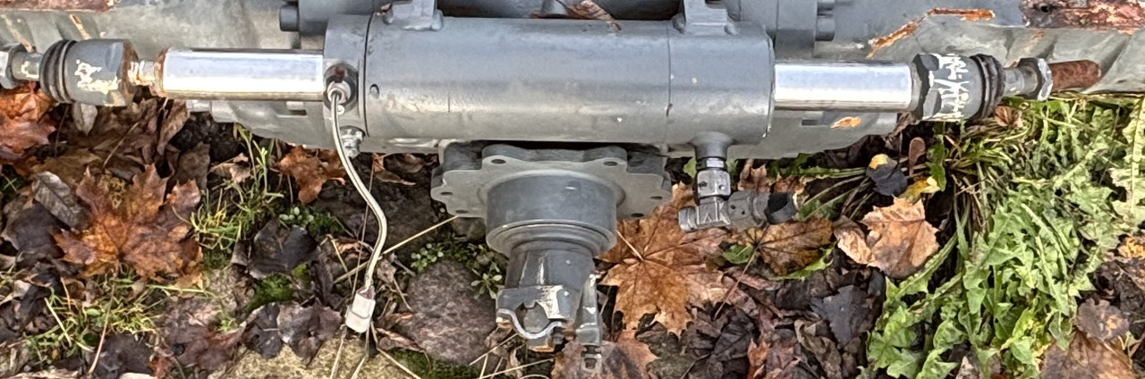 Claas Scorpion 635 Cylinder Drążek Kierowniczy 0019215150 0019215781 - Кормилно управление за Трактор: снимка 1 Claas Scorpion 635 Cylinder Drążek Kierowniczy 0019215150 0019215781 - Кормилно управление за Трактор: снимка 1