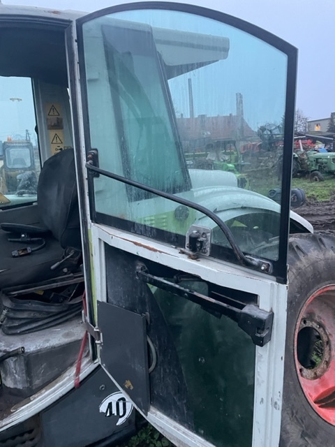 Claas Targo drzwi kompletne - Врата и части за Селскостопанска техника: снимка 2 Claas Targo drzwi kompletne - Врата и части за Селскостопанска техника: снимка 2