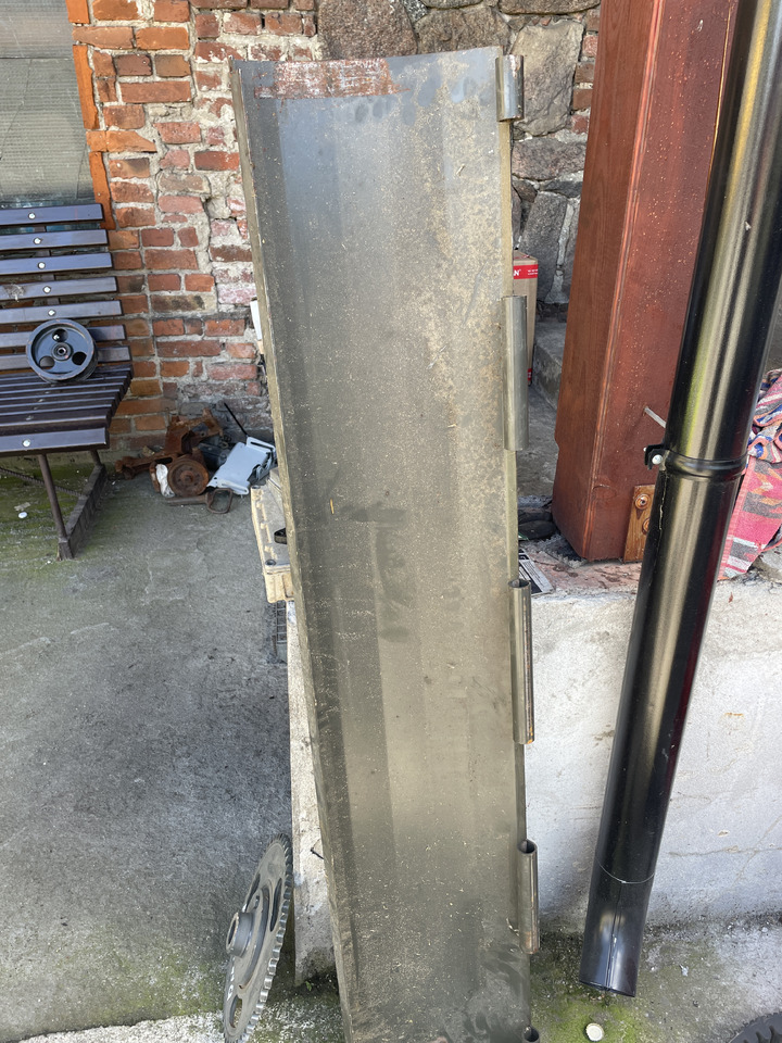 Claas Tucano 320 - blacha osłona 553121.1 - Кабина и интериор за Зърнокомбайн: снимка 1 Claas Tucano 320 - blacha osłona 553121.1 - Кабина и интериор за Зърнокомбайн: снимка 1