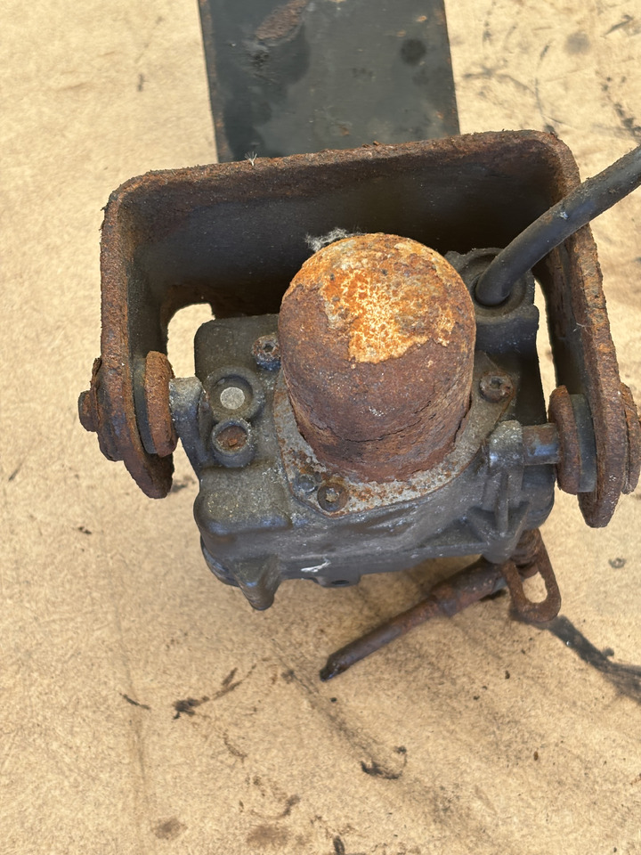 Cummins 8.3 6CT 6CTA 6CTAA Elektroniczny pedał gazu VDO 408.422/6/1 - Педал: снимка 3 Cummins 8.3 6CT 6CTA 6CTAA Elektroniczny pedał gazu VDO 408.422/6/1 - Педал: снимка 3