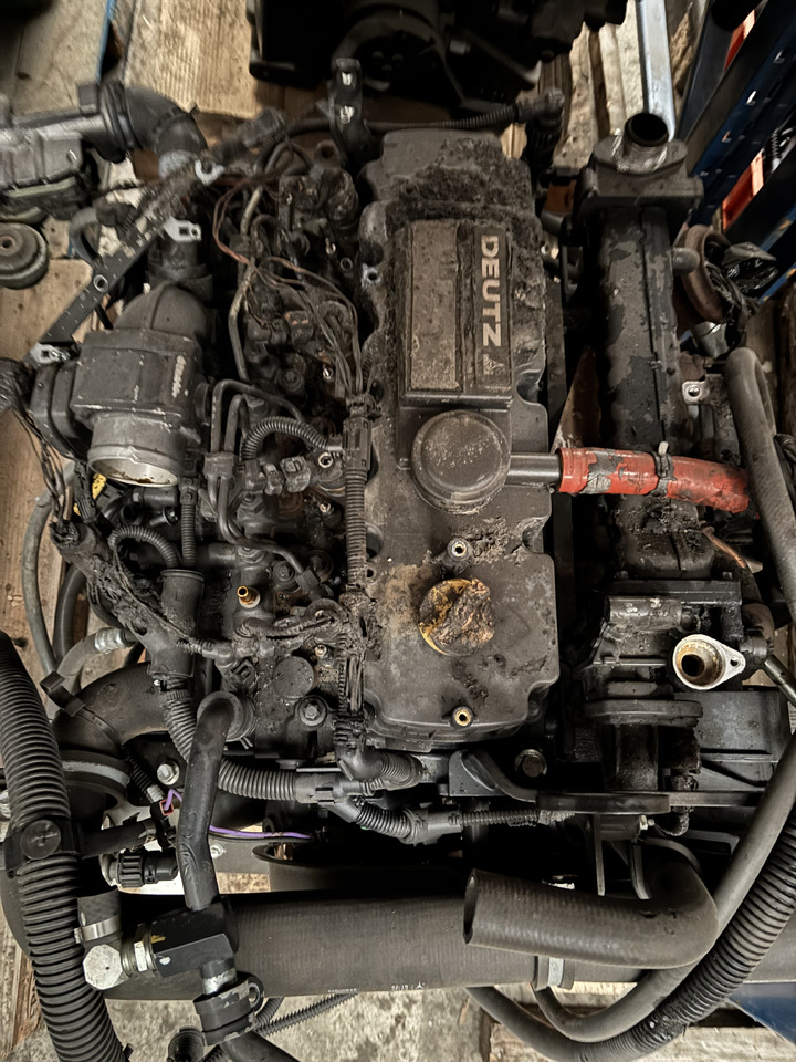DEUTZ 3.6 75 KM (55.4 kW) Silnik CZĘŚCI Manitou MT1033TCD3.6L04 MT 1033 TCD 3.6 L04 C4DI90 - Двигател и части за Строителна техника: снимка 3 DEUTZ 3.6 75 KM (55.4 kW) Silnik CZĘŚCI Manitou MT1033TCD3.6L04 MT 1033 TCD 3.6 L04 C4DI90 - Двигател и части за Строителна техника: снимка 3