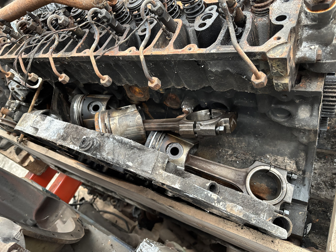 Deutz BF6M1012E Silnik Blok Pokrywa CZĘŚCI - Двигател и части за Строителна техника: снимка 2 Deutz BF6M1012E Silnik Blok Pokrywa CZĘŚCI - Двигател и части за Строителна техника: снимка 2