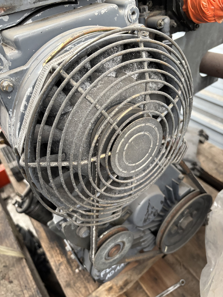 Deutz F2L1011 Silnik Blok Koło Zamachowe Tłok Pokrywa CZĘŚCI - Маховик за Селскостопанска техника: снимка 4 Deutz F2L1011 Silnik Blok Koło Zamachowe Tłok Pokrywa CZĘŚCI - Маховик за Селскостопанска техника: снимка 4