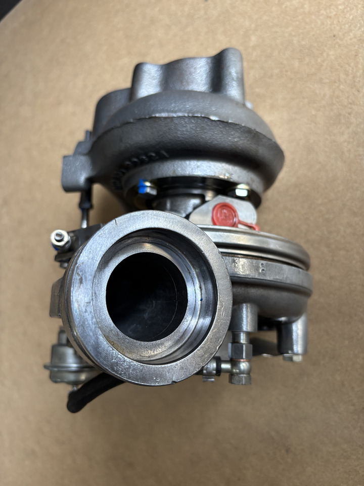 Deutz-Fahr X710 X720 - turbosprężarka 04903626 - Турбина: снимка 4 Deutz-Fahr X710 X720 - turbosprężarka 04903626 - Турбина: снимка 4