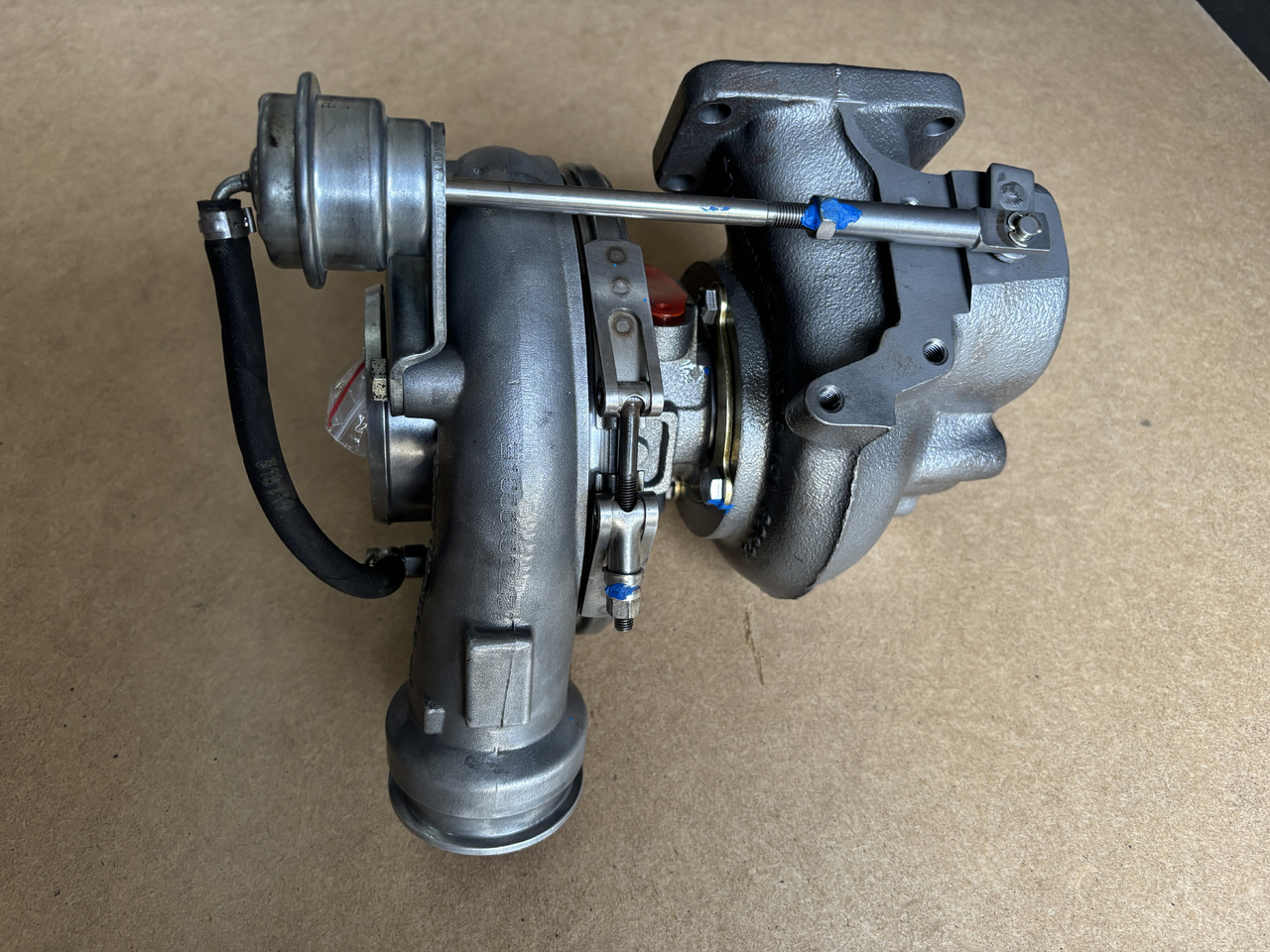 Deutz-Fahr X710 X720 - turbosprężarka 04903626 - Турбина: снимка 1 Deutz-Fahr X710 X720 - turbosprężarka 04903626 - Турбина: снимка 1
