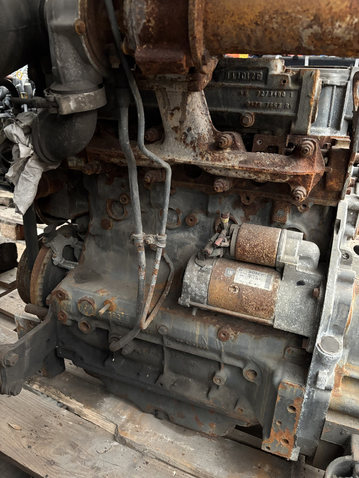 Deutz TCD3.6 L4 TCD3.6 L4 Silnik Blok Kolektor CZĘŚCI 7273490 - Двигател и части: снимка 2 Deutz TCD3.6 L4 TCD3.6 L4 Silnik Blok Kolektor CZĘŚCI 7273490 - Двигател и части: снимка 2