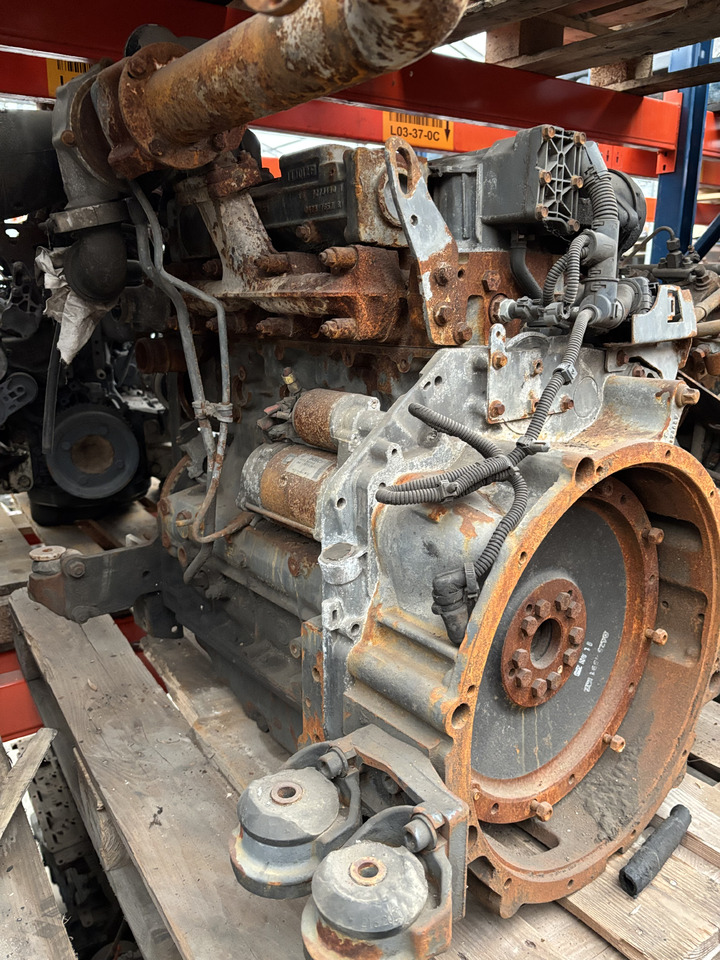 Deutz TCD3.6 L4 TCD3.6 L4 Silnik Blok Kolektor CZĘŚCI 7273490 - Двигател и части: снимка 3 Deutz TCD3.6 L4 TCD3.6 L4 Silnik Blok Kolektor CZĘŚCI 7273490 - Двигател и части: снимка 3