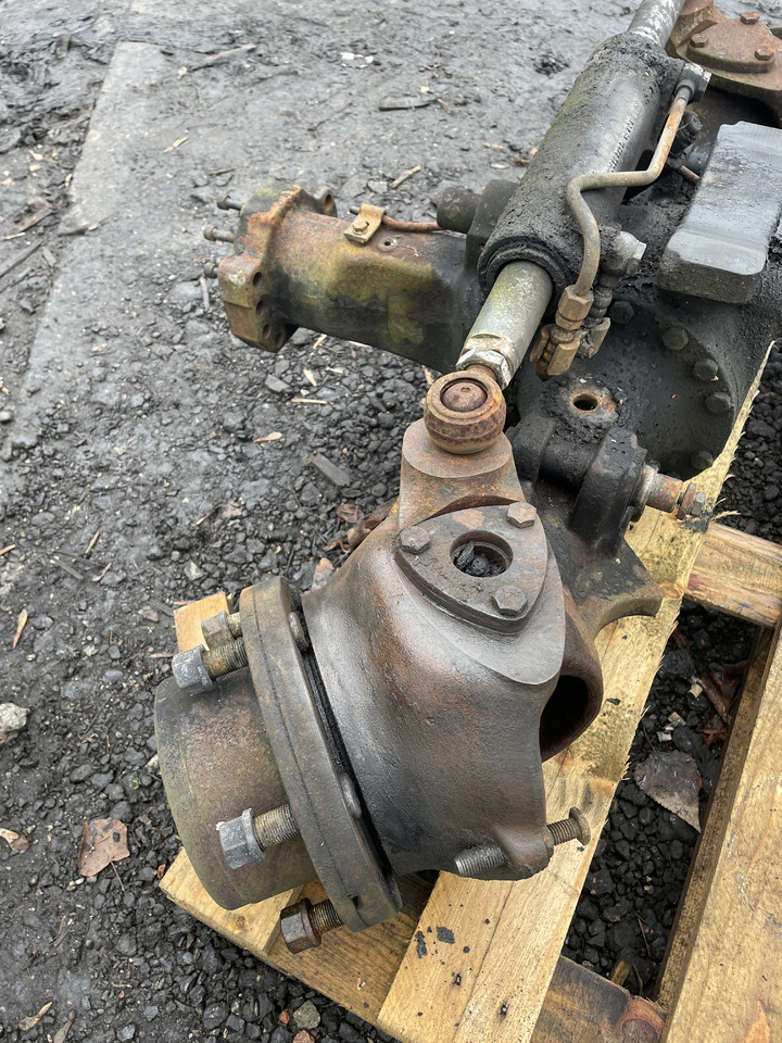 Fendt 209F - obudowa mostu przedniego F260310020270 - Ос и части за Селскостопанска техника: снимка 4 Fendt 209F - obudowa mostu przedniego F260310020270 - Ос и части за Селскостопанска техника: снимка 4