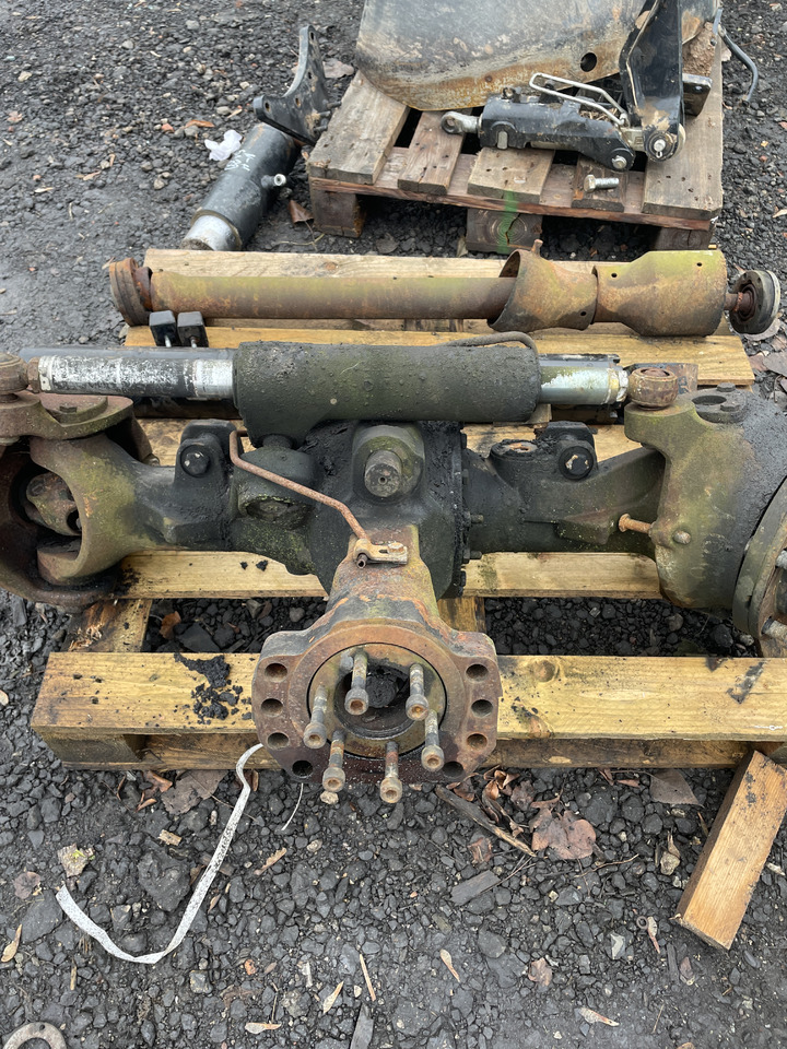 Fendt 209F - obudowa mostu przedniego F260310020270 - Ос и части за Селскостопанска техника: снимка 2 Fendt 209F - obudowa mostu przedniego F260310020270 - Ос и части за Селскостопанска техника: снимка 2