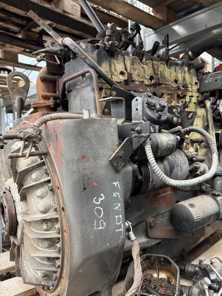 Fendt 309 Deutz TD226-B4 MWM Silnik Blok Pokrywa Obudowa Koło Zamachowe Miska Olejowa CZĘŚCI - Маховик за Селскостопанска техника: снимка 2 Fendt 309 Deutz TD226-B4 MWM Silnik Blok Pokrywa Obudowa Koło Zamachowe Miska Olejowa CZĘŚCI - Маховик за Селскостопанска техника: снимка 2