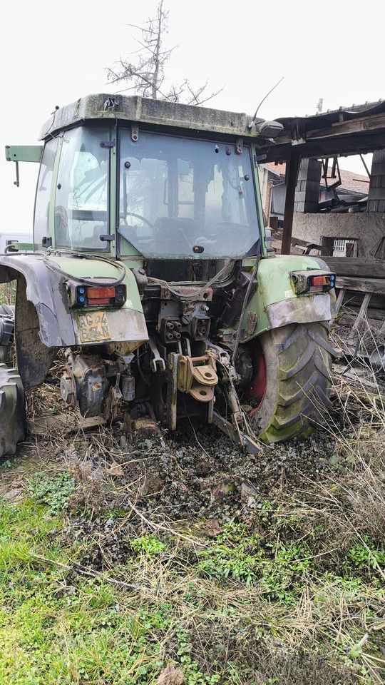 Fendt 309 - na części - błotniki - Каросерия и екстериор за Трактор: снимка 1 Fendt 309 - na części - błotniki - Каросерия и екстериор за Трактор: снимка 1