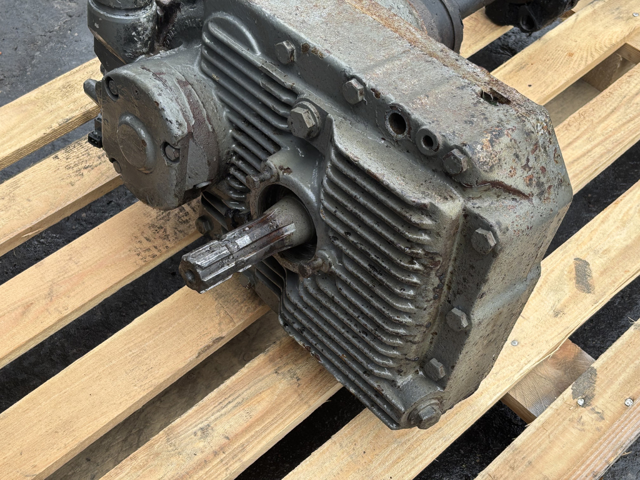 Fendt 700 712 714 716 800 818 820 COM1 COM2 Przedni WOM PTO Kompletny 716150200031 - Трансмисия за Селскостопанска техника: снимка 4 Fendt 700 712 714 716 800 818 820 COM1 COM2 Przedni WOM PTO Kompletny 716150200031 - Трансмисия за Селскостопанска техника: снимка 4