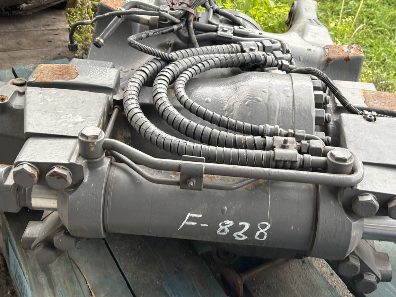 Fendt 828 Obudowa Łączona Osi 755/137 F835300020260 F835300020250 - Ос и части за Селскостопанска техника: снимка 3 Fendt 828 Obudowa Łączona Osi 755/137 F835300020260 F835300020250 - Ос и части за Селскостопанска техника: снимка 3