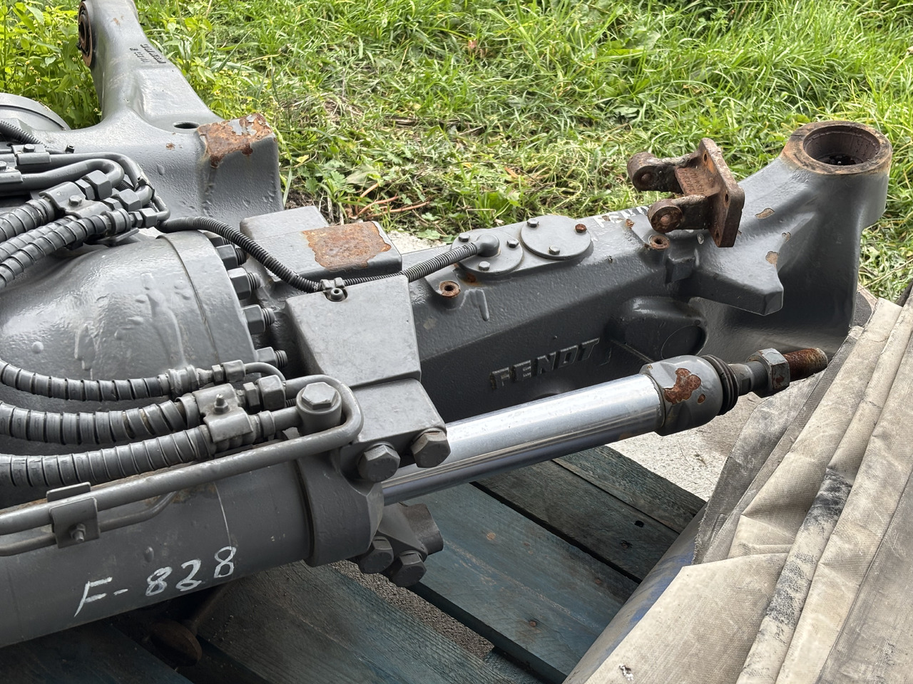 Fendt 828 Obudowa Łączona Osi 755/137 F835300020260 F835300020250 - Ос и части за Селскостопанска техника: снимка 2 Fendt 828 Obudowa Łączona Osi 755/137 F835300020260 F835300020250 - Ос и части за Селскостопанска техника: снимка 2