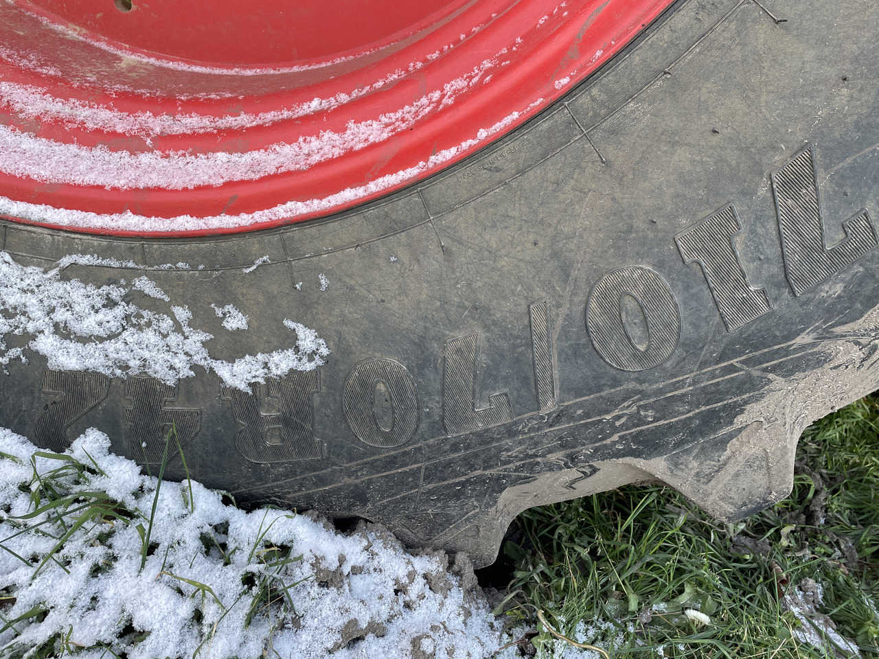 Fendt 828 Vario - opona 710/70R42 710/70/42 - Комплект колела за Селскостопанска техника: снимка 1 Fendt 828 Vario - opona 710/70R42 710/70/42 - Комплект колела за Селскостопанска техника: снимка 1