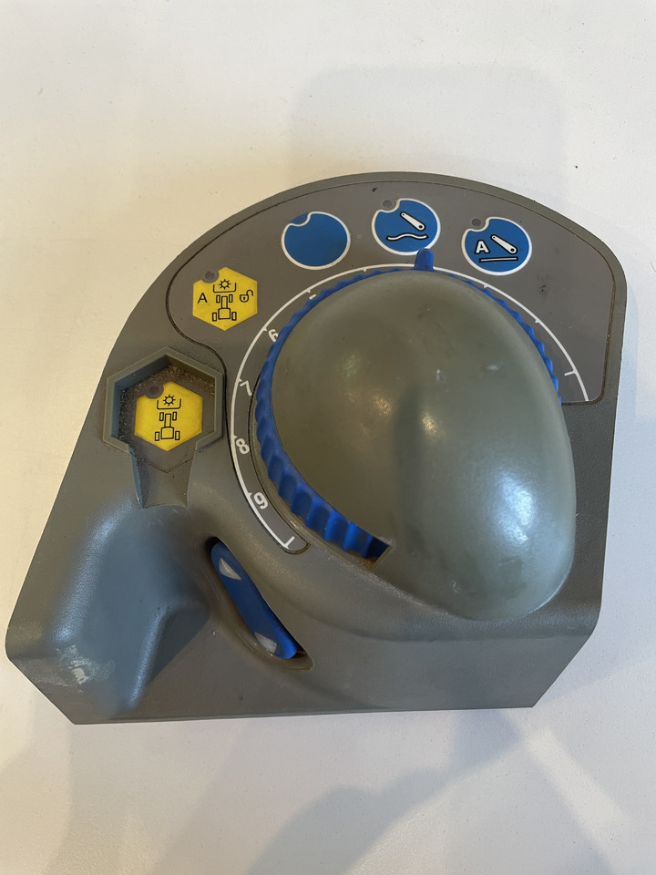 Fendt 920 - pulpit panel sterujący moduł EHR przód - Табло за Селскостопанска техника: снимка 1 Fendt 920 - pulpit panel sterujący moduł EHR przód - Табло за Селскостопанска техника: снимка 1