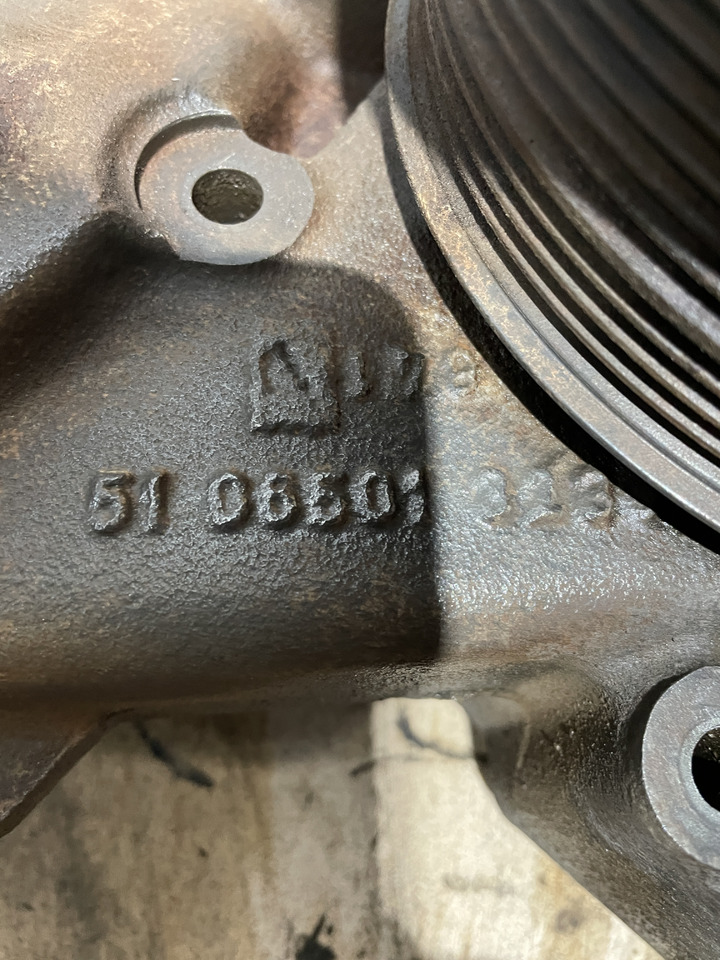 Fendt 930 MAN D0836 - pompa wody 51065013233 F926202610041 - Помпа за охлаждаща течност за Селскостопанска техника: снимка 5 Fendt 930 MAN D0836 - pompa wody 51065013233 F926202610041 - Помпа за охлаждаща течност за Селскостопанска техника: снимка 5